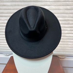 🎉2xHP - Together We Posh🎉 Women’s Fedora Hat Black with ribbon belt.